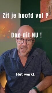 Ik herhaal ’m nog maar een keer.
Deze kwam net weer naar voren tijdens een fijne sessie vandaag.
Soms is het zo simpel.
Je hoofd zit vol… maar het hoeft niet zo te blijven.
Open dat dakraam.
Laat alles wat niet van jou is… gewoon weg.
Niet analyseren.
Niet oplossen.
Gewoon laten gaan.
En kijk daarna eens wat er overblijft.
🤍
Geloof in je eigen magie.
annah.org
.
.
#RustInJeHoofd
#Healing
#TheVoiceOfAnNah
#Loslaten