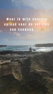 Bon dia 🌞

Voordat ik de Akashic Records en het An Nah veld induik voor de sessies van vandaag, vind je mij hier. De ochtendzon, aan zee, samen met Coco.

​Om de ruimte voor anderen te kunnen houden, mag ik eerst mijn eigen energieveld voeden. De zee is daarin mijn grootste anker. De energie van de zee spoelt alles weg wat niet meer dient, zodat ik er straks weer voluit en zuiver kan zijn voor jou.

​Zorg jij vandaag ook een beetje voor jouw eigen energie? 

🤍

​#AnNah #EnergetischeHeiling #AchterDeSchermen #HealingCircle #Zelfzorg
