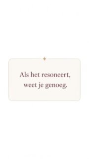 Je verstand wil het vaak analyseren, bewijzen of begrijpen. Maar je energie? Die reageert direct.
Vertrouw op die eerste, zuivere respons van je lichaam en je spirit?
Als het resoneert, is het voor jou.
🤍