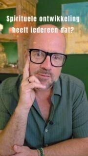 Spirituele ontwikkeling heeft iedereen.

De één is zich daar heel bewust van. De ander merkt het pas veel later.

Voor mij begon die ontwikkeling al op jonge leeftijd. In deze video vertel ik hoe dat bij mij is gegaan en waarom ik geloof dat we allemaal op onze eigen manier blijven groeien.

Ik ben benieuwd... wanneer werd jij je bewust van jouw spirituele ontwikkeling?

🤍

#AkashaKronieken
#Reading
#SpiritueleOntwikkeling
#Bewustwording
#Nederland