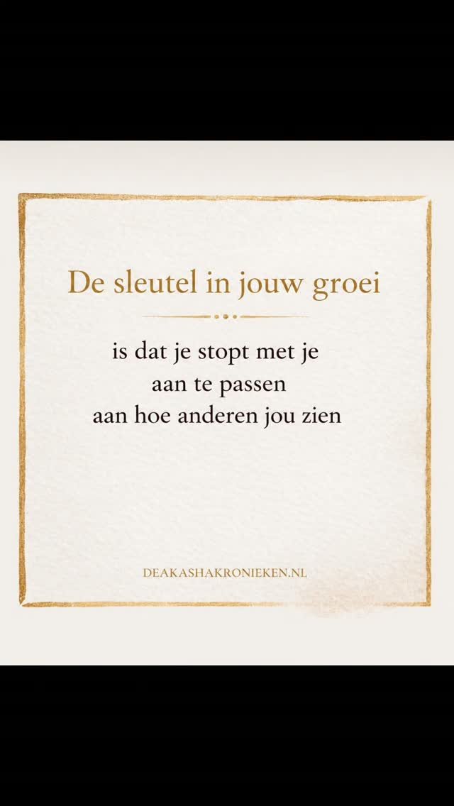 Je wil groeien, maar je blijft jezelf aanpassen aan hoe anderen je zien.

Dat werkt niet.

Groei begint waar jij stopt met dat spel.

—

Je bent welkom → deakashakronieken.nl 

🤍

#BewustZijn
#Groei
#AkashaKronieken