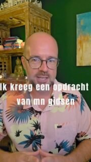Ik luister altijd naar mijn gidsen, zeker in mijn voorbereiding op een reading.
Vandaag kreeg ik heel duidelijk door: gebruik roze.
Waarom? Geen idee. Nog niet. 😄
Maar inmiddels weet ik dat dit soort aanwijzingen nooit zomaar komen. Misschien heeft de kleur roze een betekenis voor de reading die ik zo ga doen. Het wordt tijdens de sessie vanzelf duidelijk.
Ik hoef het vooraf niet altijd te begrijpen. Ik hoef alleen maar te luisteren.
🤍
#Medium
#AkashicMedium
#Reading
#Gidsen
#Channeling