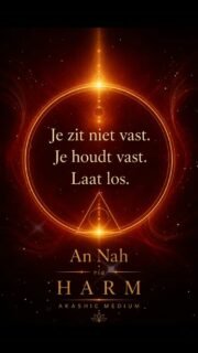 We blijven vasthouden aan wat vertrouwd is. Aan een persoon, een situatie, een verwachting of een oud verhaal. Zelfs wanneer we voelen dat het niet meer bij ons past.
Loslaten betekent niet dat het er niet toe deed. Het betekent dat je stopt met iets vasthouden dat niet meer met je mee hoeft.
En daar ontstaat precies weer ruimte voor iets nieuws.
An Nah
๐ค
#AnNah
#Loslaten
#Bewustwording
#Channeling
#AkashicMedium
